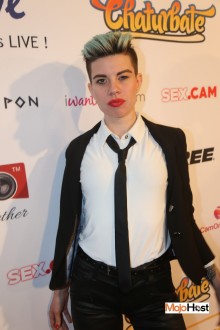 ynotcams2018_redcarpet288 